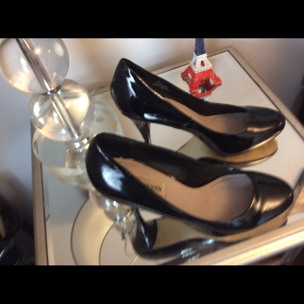 Steve Madden Black Patent Leather Pumps. Size 10